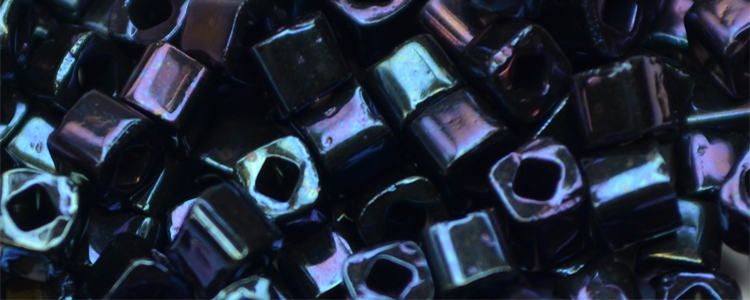 TOHO 2mm Cube-Navy Blue Iris Metallic - Click Image to Close